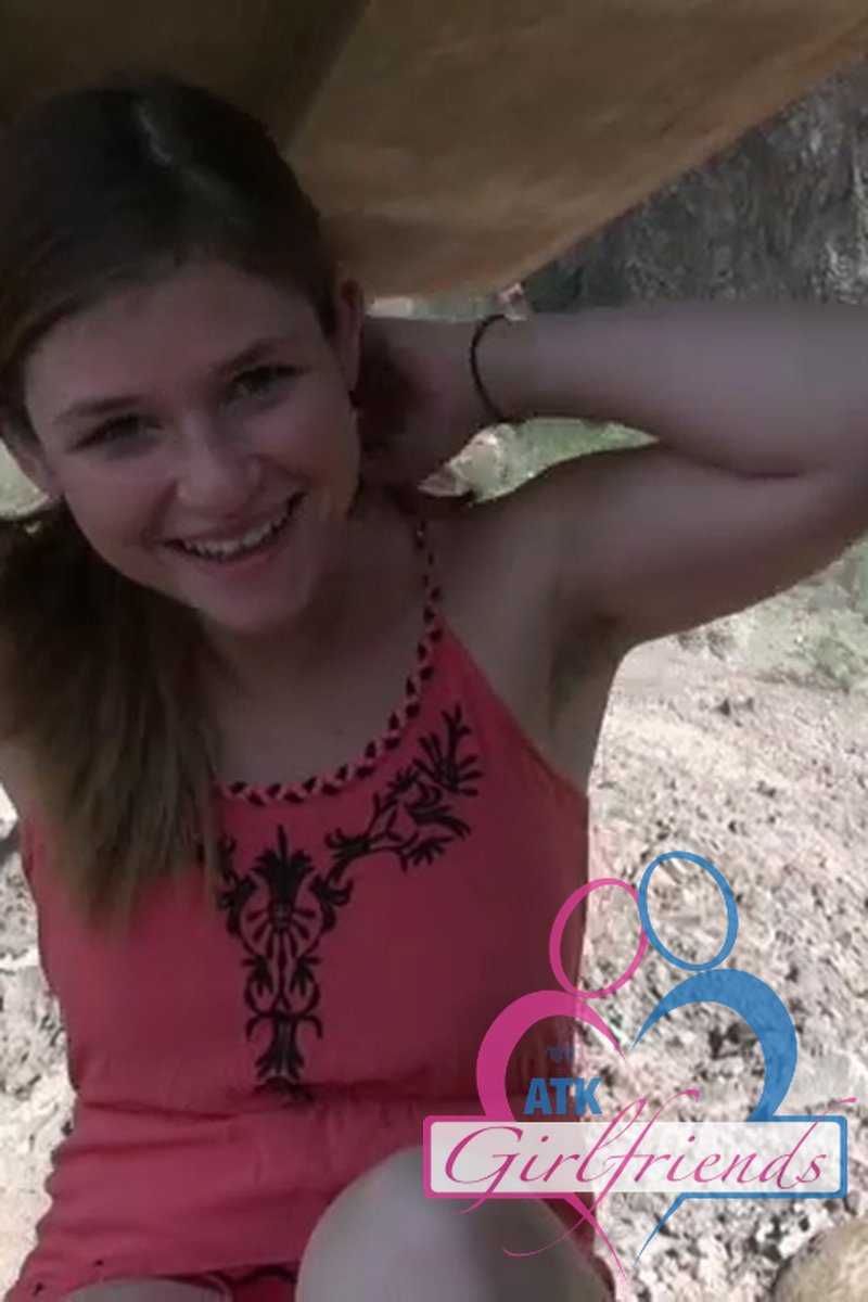 Lara Brookes Virtual Vacation in Phoenix Arizona - Screenshot 1 of 4 - Bathroom