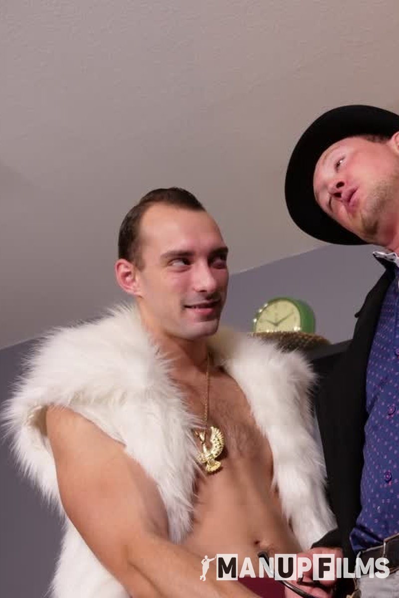 Caged Detective Part 1 - Screenshot 1 of 4 - Big Dick