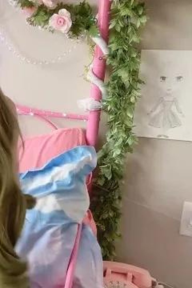Creeper Makes You Explode!(JOI) - Screenshot 1 of 4 - Babes