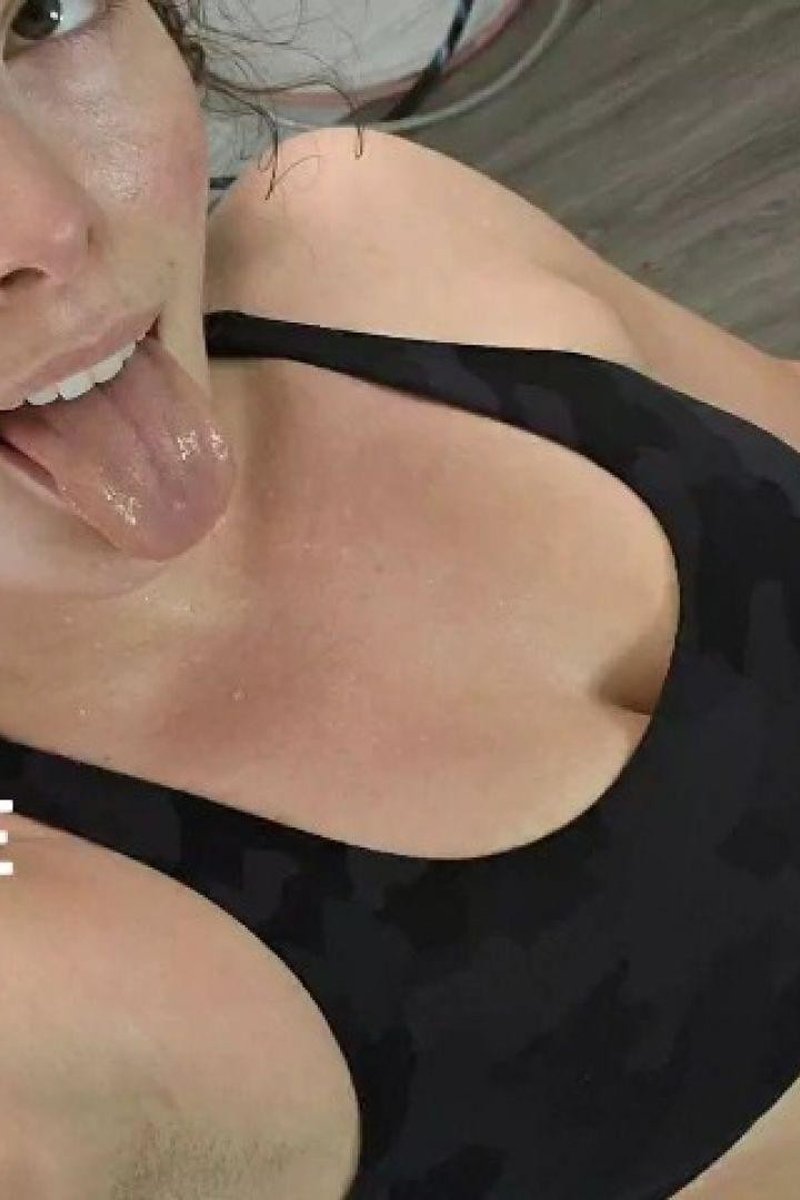 Workout with Me - Screenshot 1 of 4 - Mountain Climbers