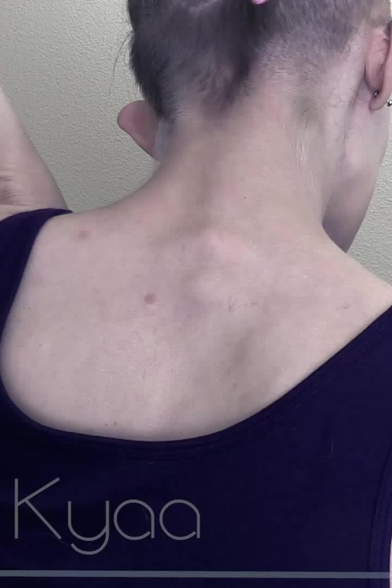 Buzzing My Side-Shave - Screenshot 1 of 4 - Femdom