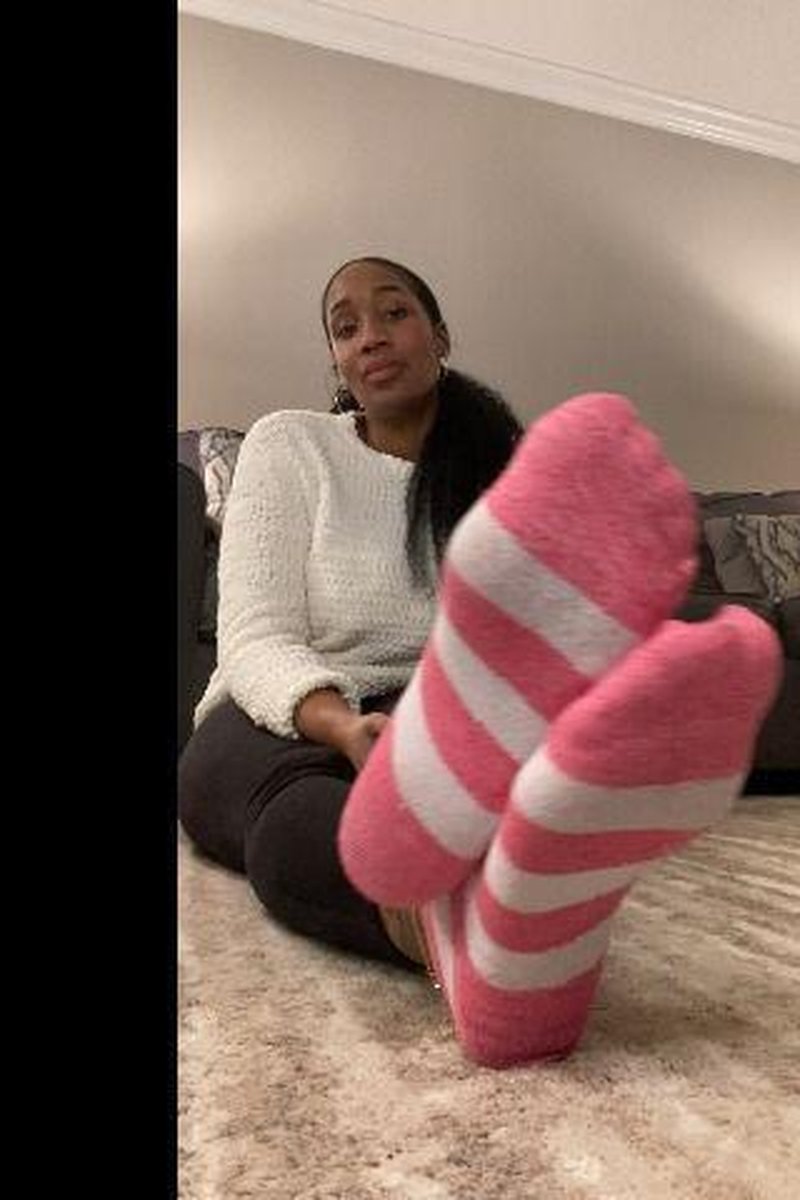 JOI Socks 10 Mins - Screenshot 1 of 4 - Foot Fetish