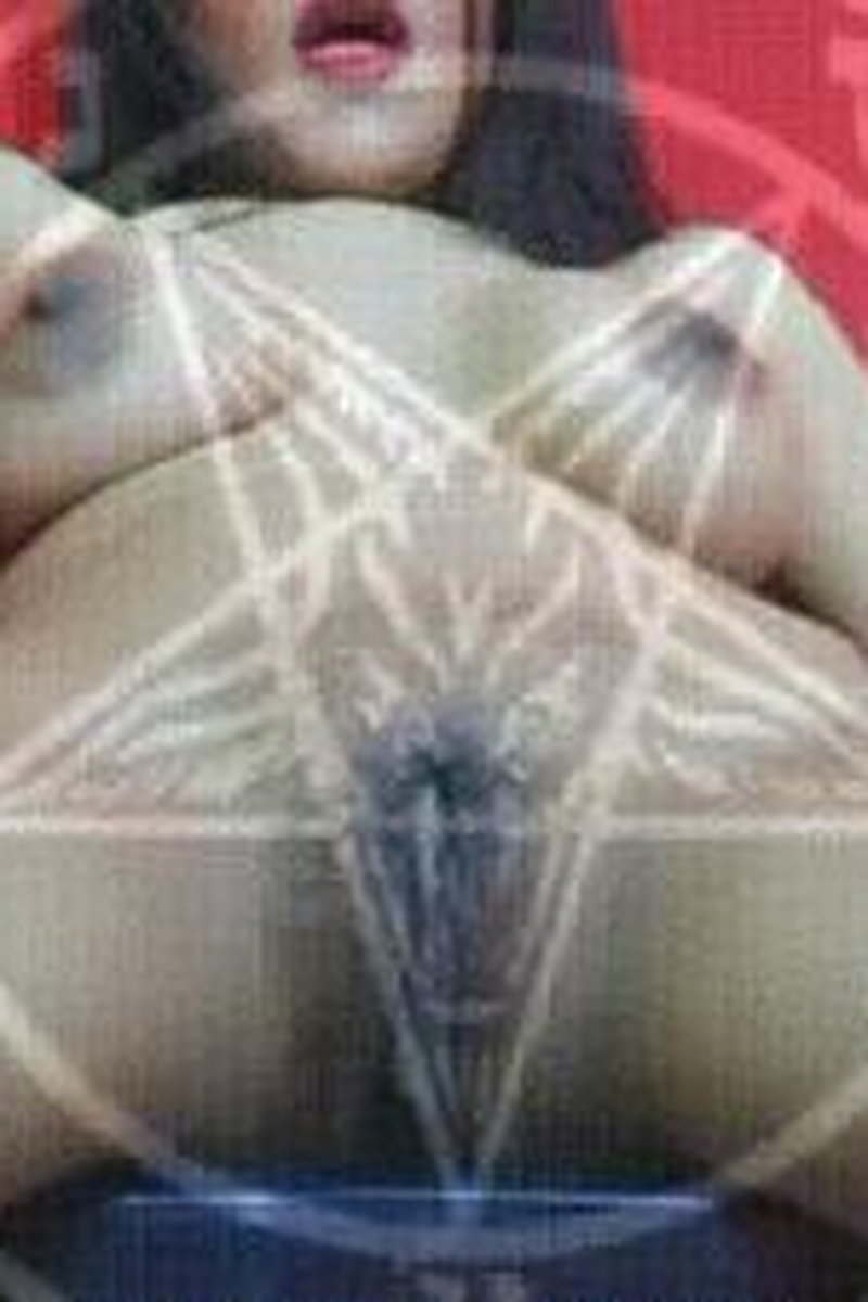 Satan's Stroke Puppet - Screenshot 1 of 4 - Captive