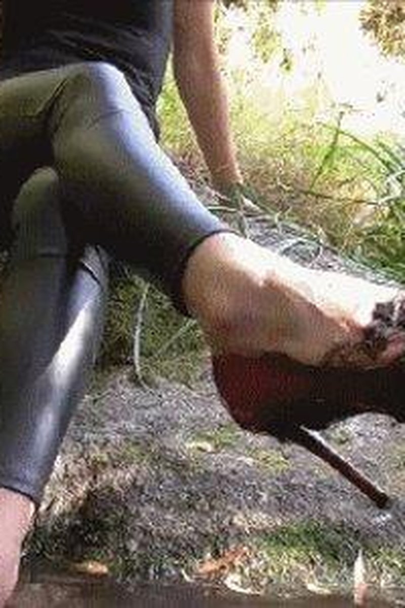 Stiletto Mud - Screenshot 1 of 4 - Fetish