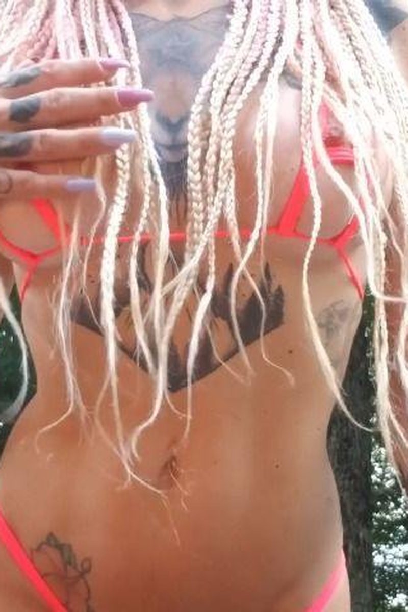 Extreme Micro Bikini - Screenshot 1 of 4 - Braids