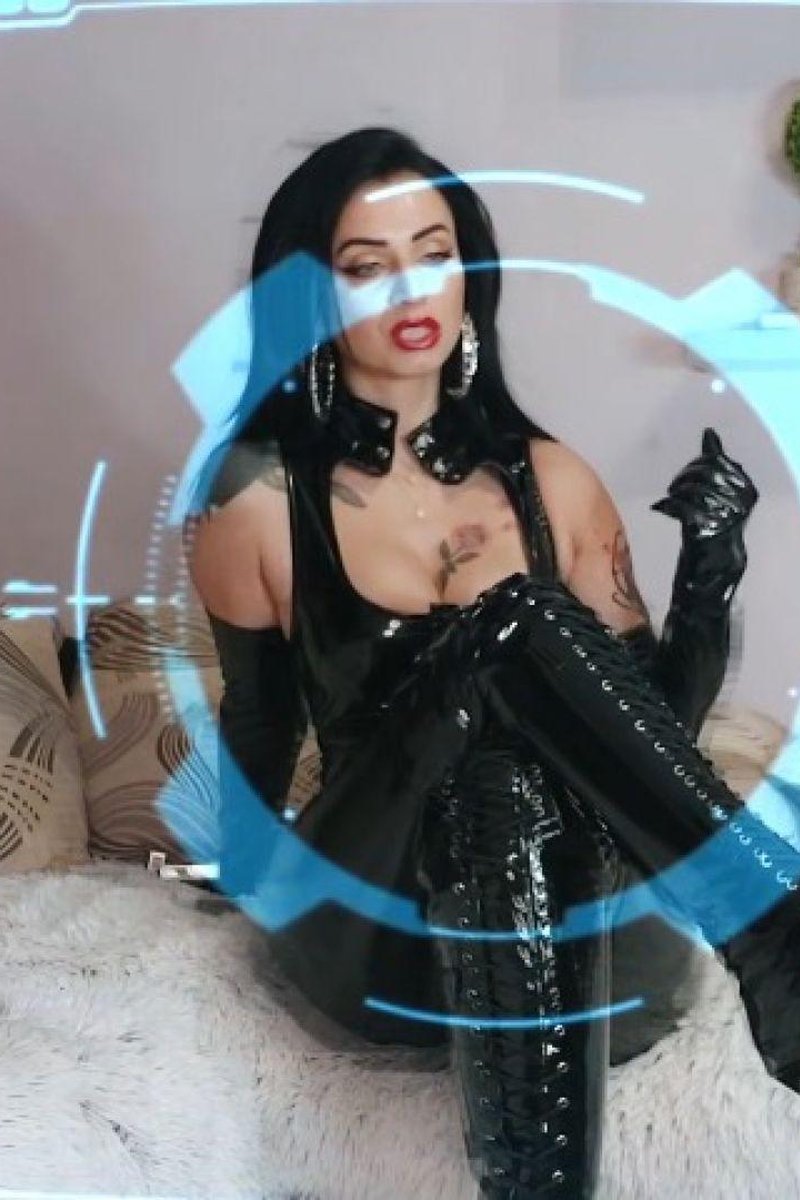 Edged And Reprogrammed - Screenshot 1 of 4 - BDSM
