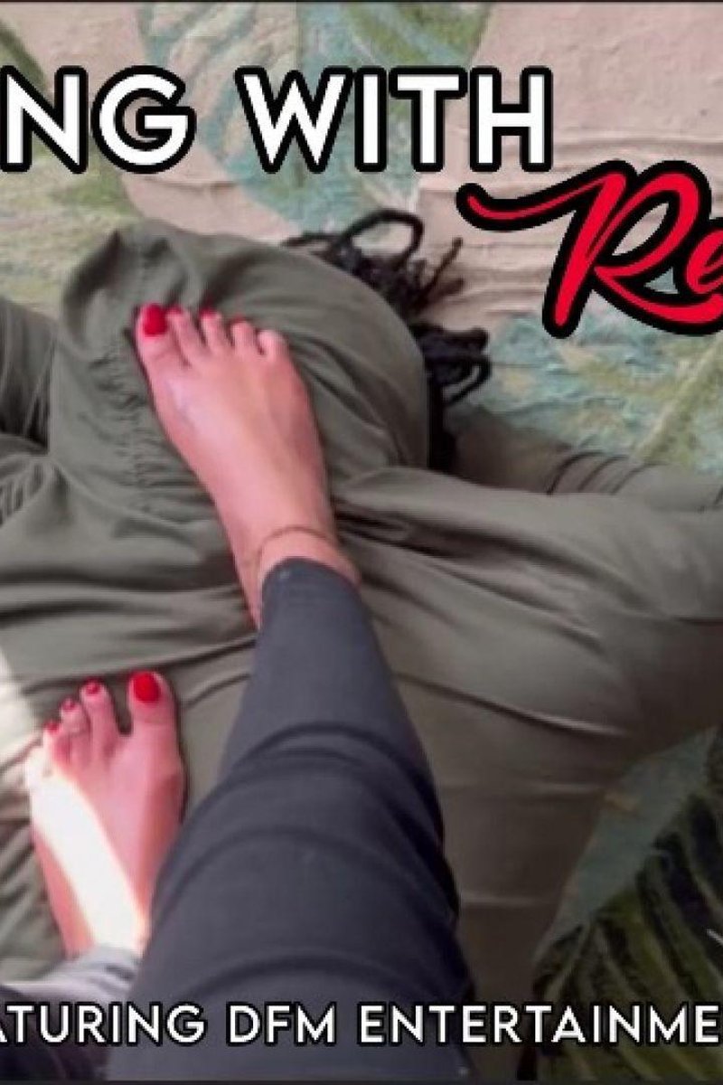 Trampling With Red Toes - Screenshot 1 of 4 - Body Worship