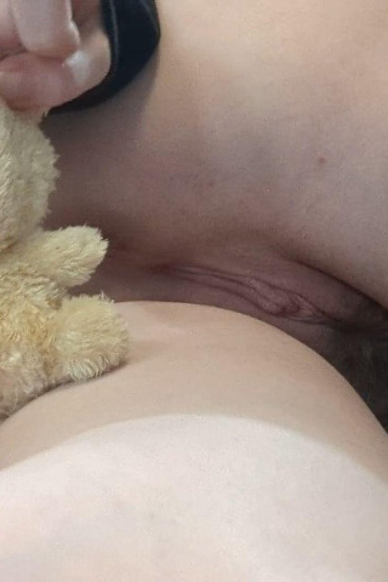 Closeup Plushie Ass Pussy Rubbing Humping - Screenshot 1 of 4 - Femdom
