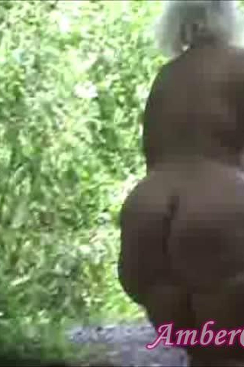 Outside Walking - Screenshot 1 of 4 - BBW