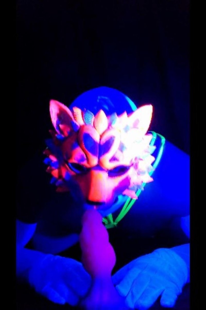 Please The Dragon - Screenshot 1 of 4 - Blacklight