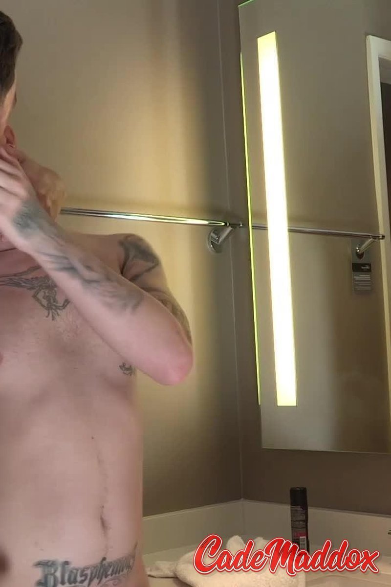 Using Danny Gunn - Screenshot 1 of 4 - Gay