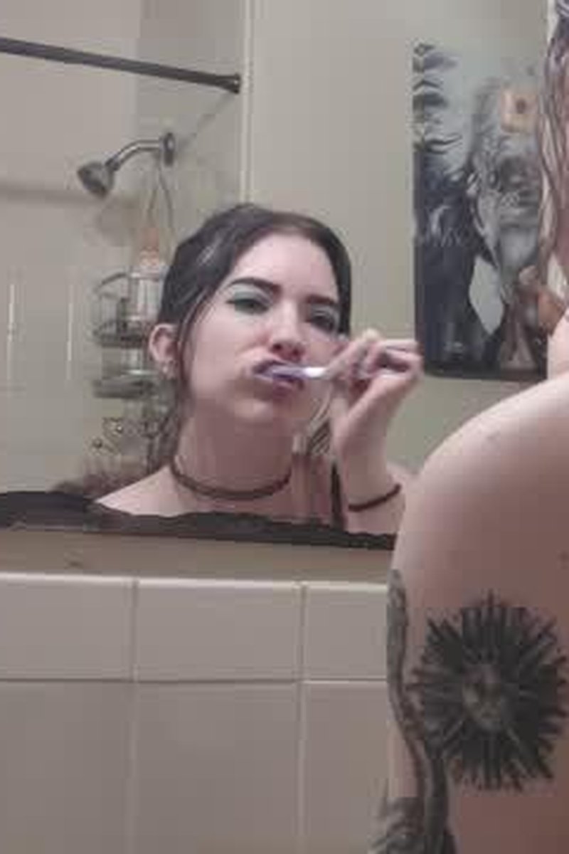 Tongue Fetish - Screenshot 1 of 4 - Fetish