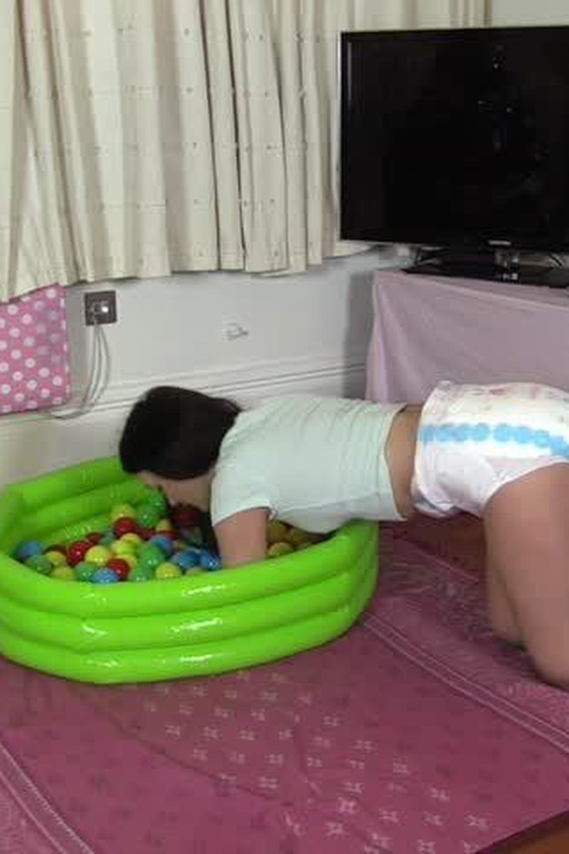 Ballpit - Screenshot 1 of 4 - Diaper