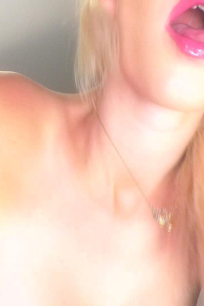 Keep On Dreaming Lips, Long Tongue And - Screenshot 1 of 4 - Fetish