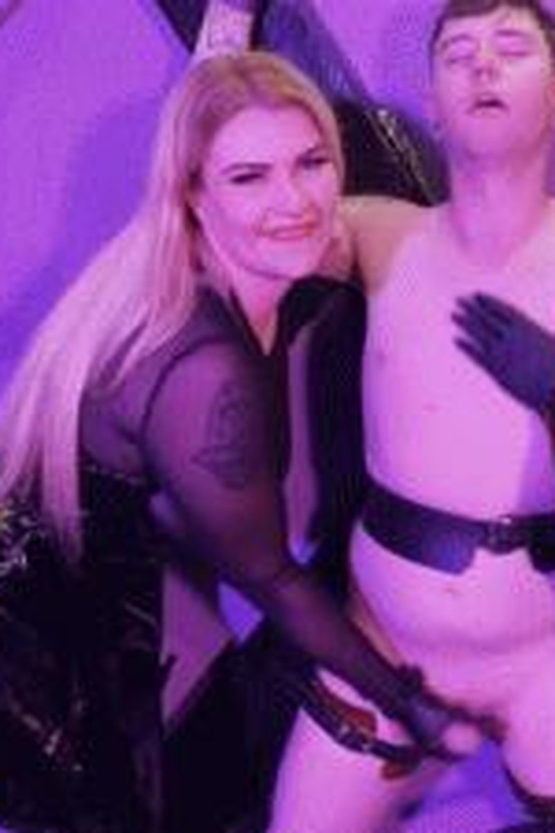 Pure Euphoria - Screenshot 1 of 4 - Bondage