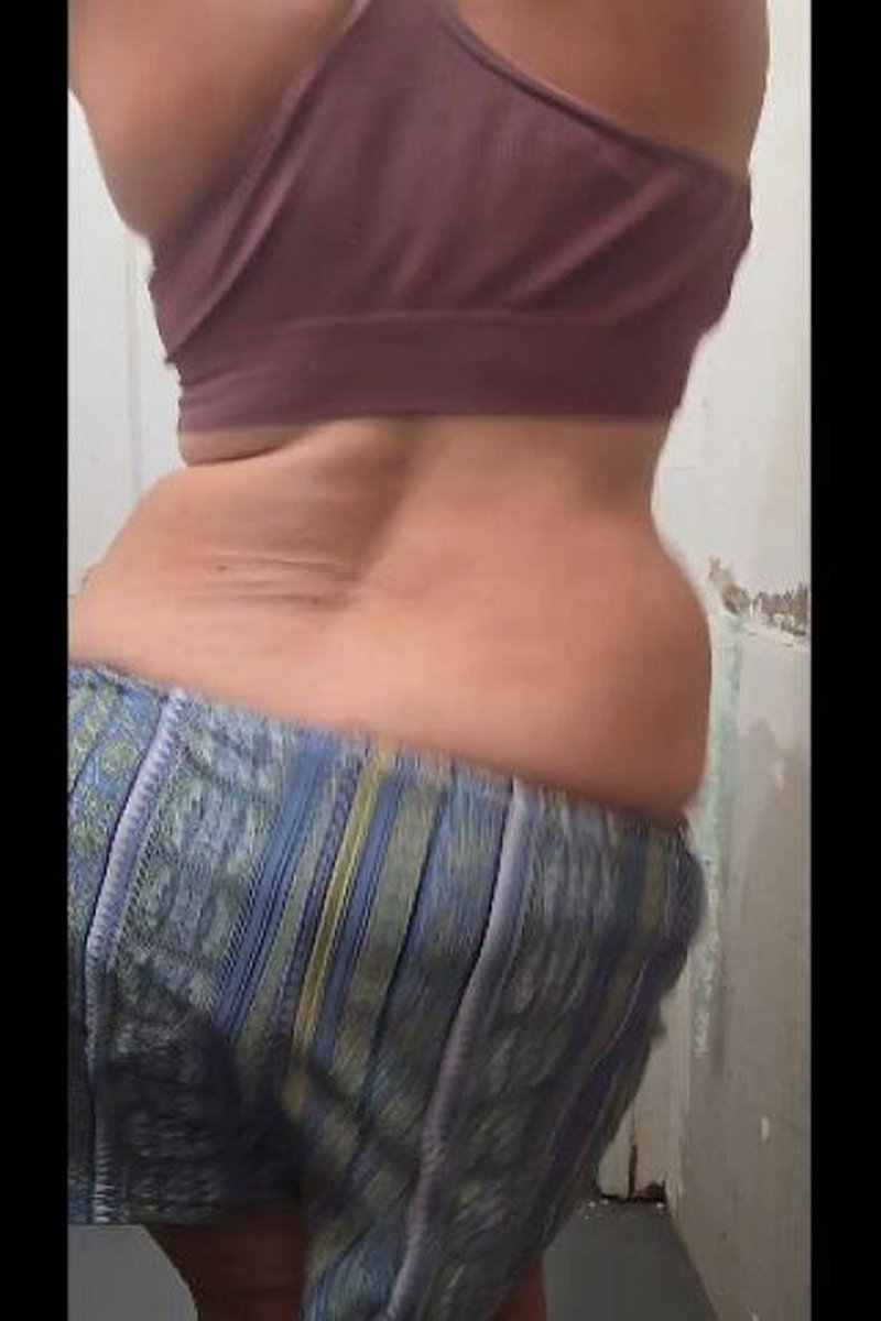 Sneaky Bathroom Striptease - Screenshot 1 of 4 - BBW