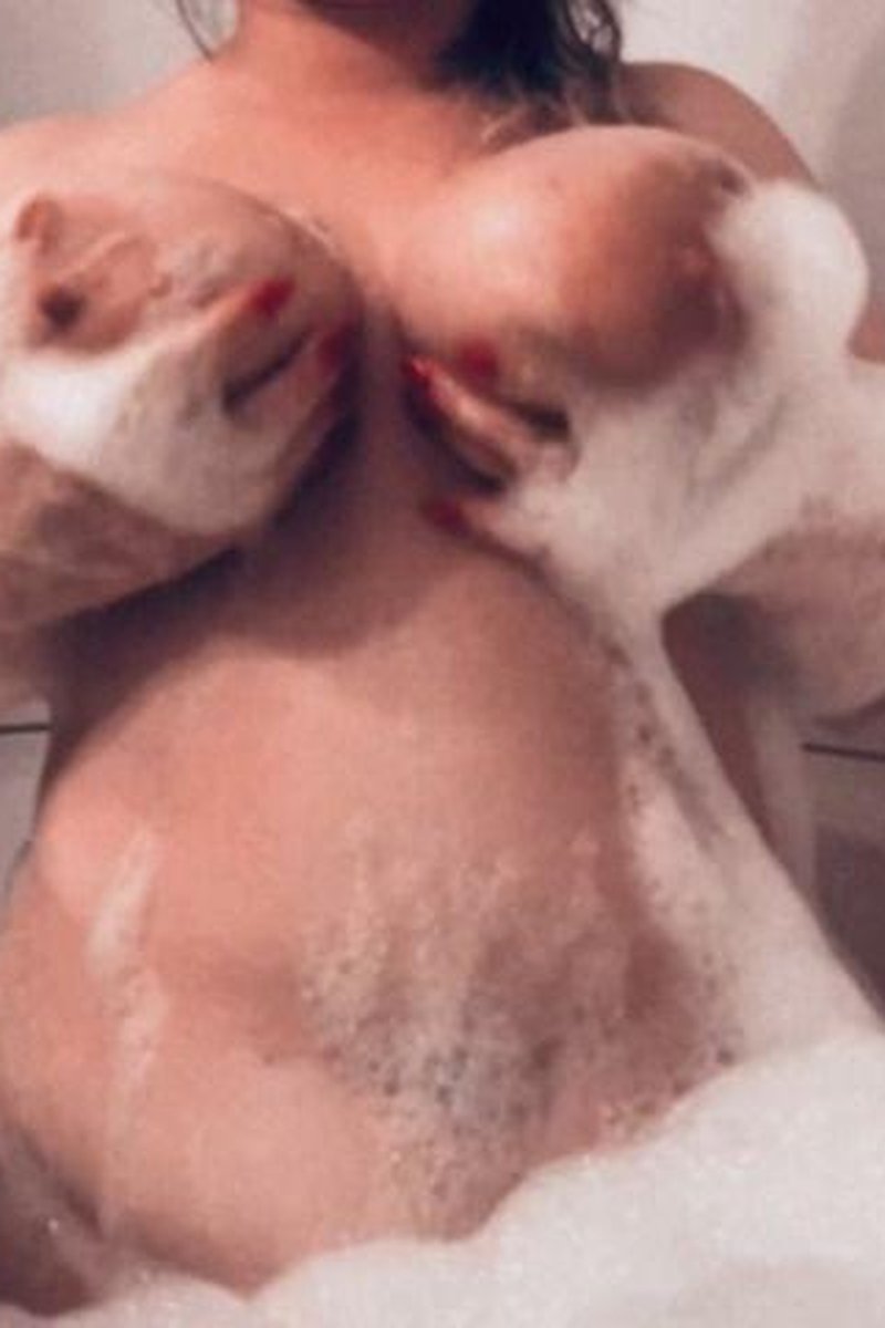 Soapy Tits - Screenshot 1 of 4 - Big Tits