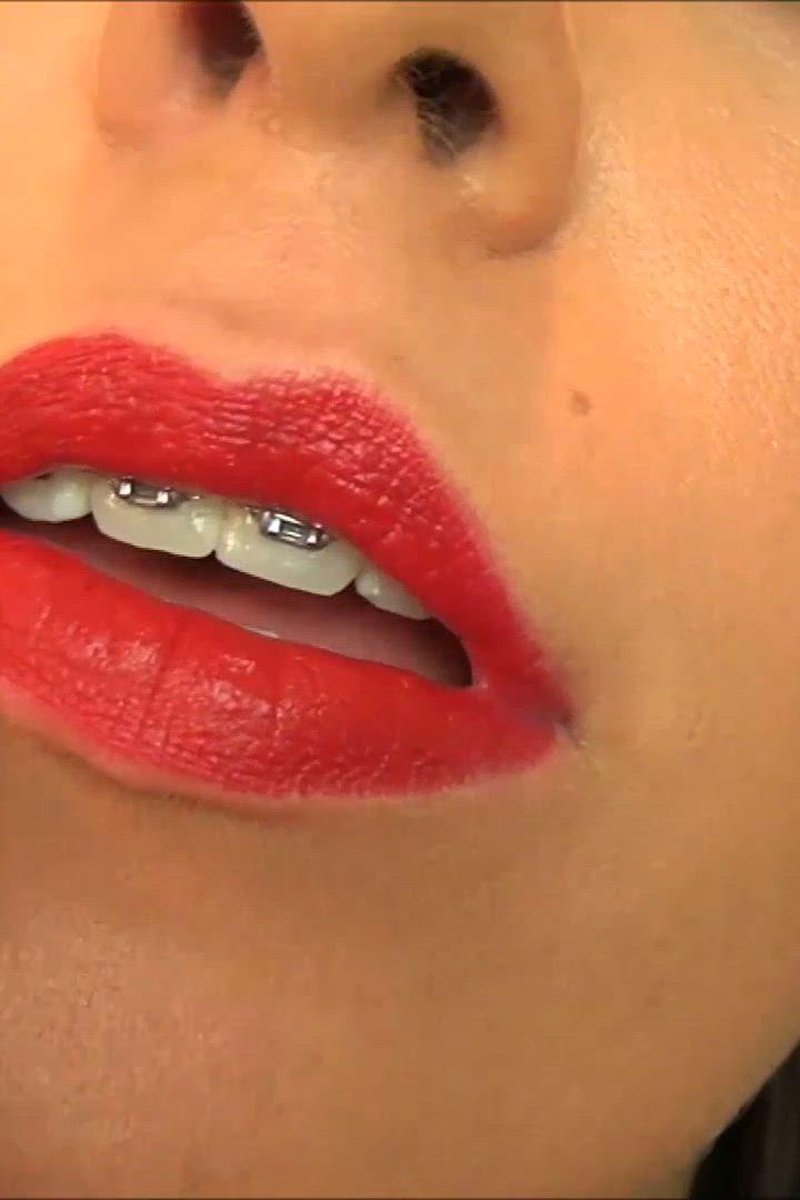 Ruby Red Mind Fuck - Screenshot 1 of 4 - Braces
