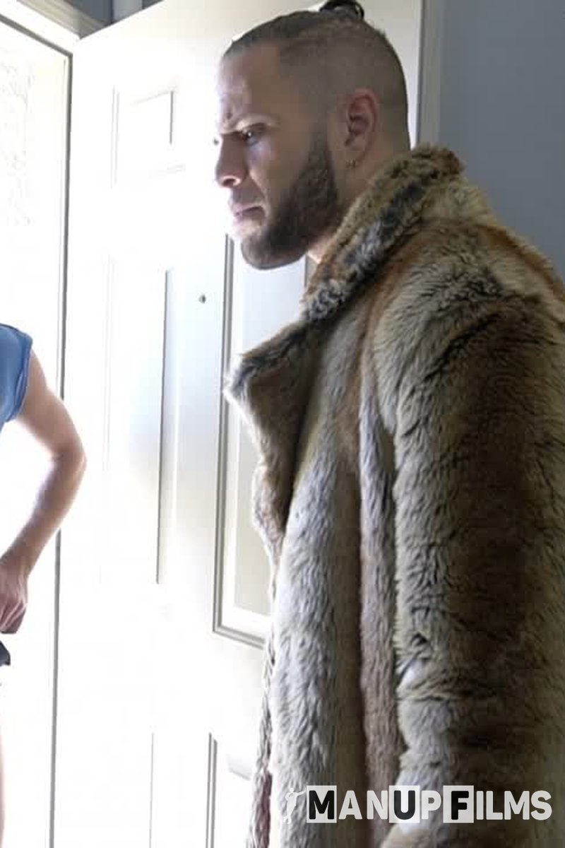 Wolf Hudson's Magic Watch - Screenshot 1 of 4 - BDSM