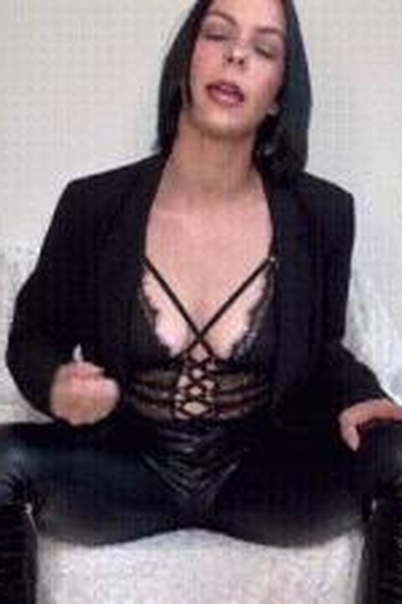 Strip N Stroke - Screenshot 1 of 4 - Cum Play