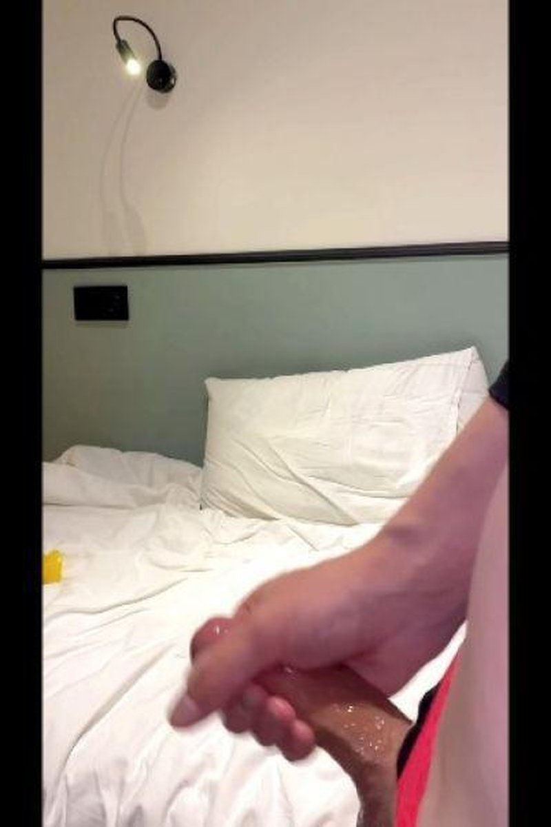 Masturbating With Buttplug - Screenshot 1 of 4 - Butt Plug