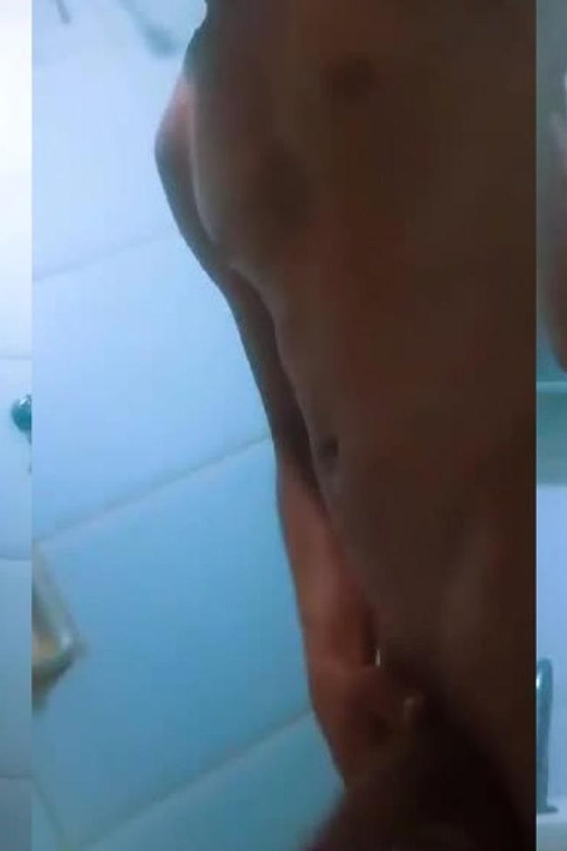 Tomando Banho - Screenshot 1 of 4 - Babes