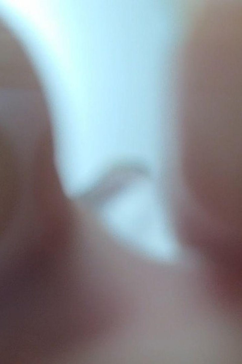 TP-manyvidsvelvetinesiren-under-foot