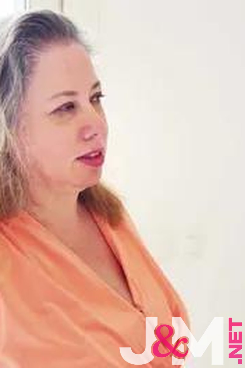 JacquieEtMichelTV – Jeny Solves Her Problem In Her Own Way
