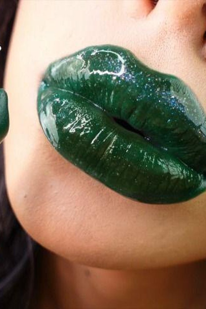 Green Lips - Screenshot 1 of 4 - Cum Play
