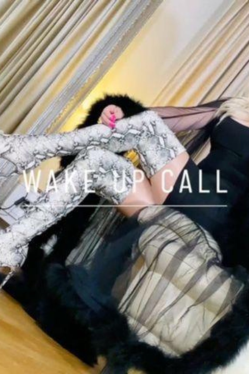 Wake Up Call - Screenshot 1 of 4 - Femdom