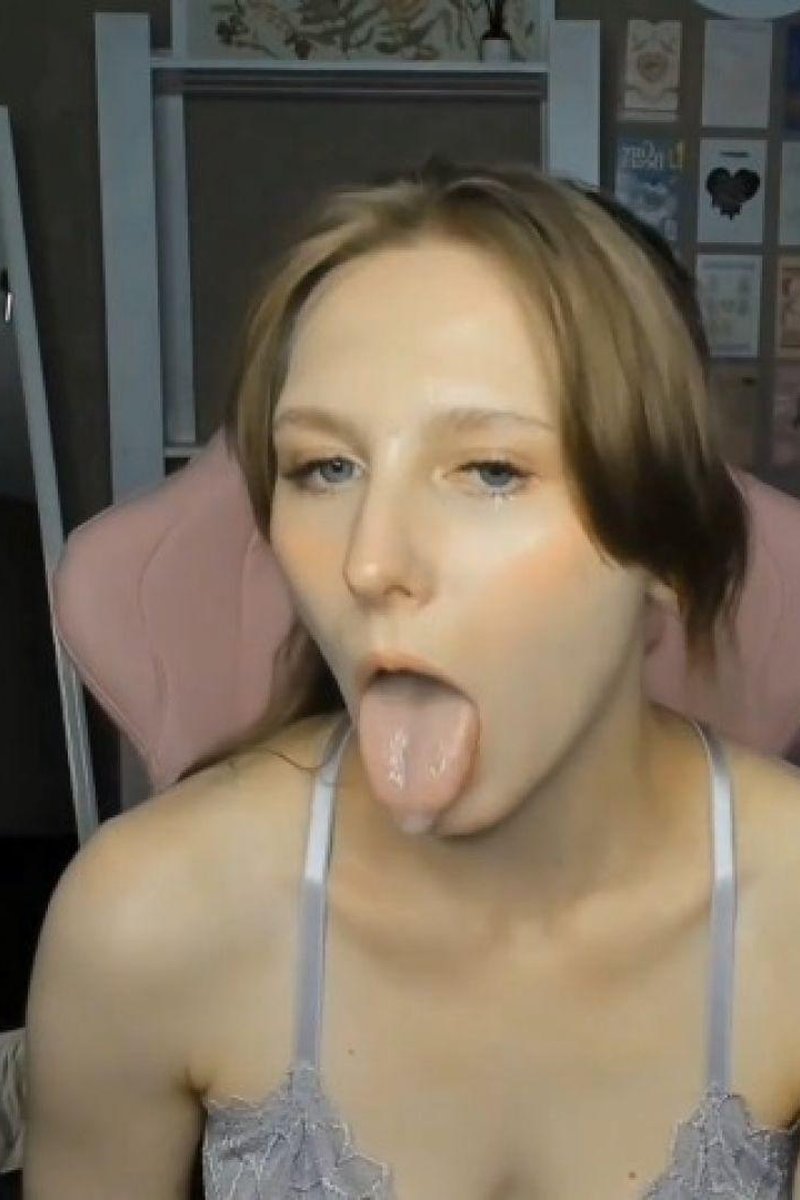 Seductive Saliva Play - Screenshot 1 of 4 - Mouth Fetish