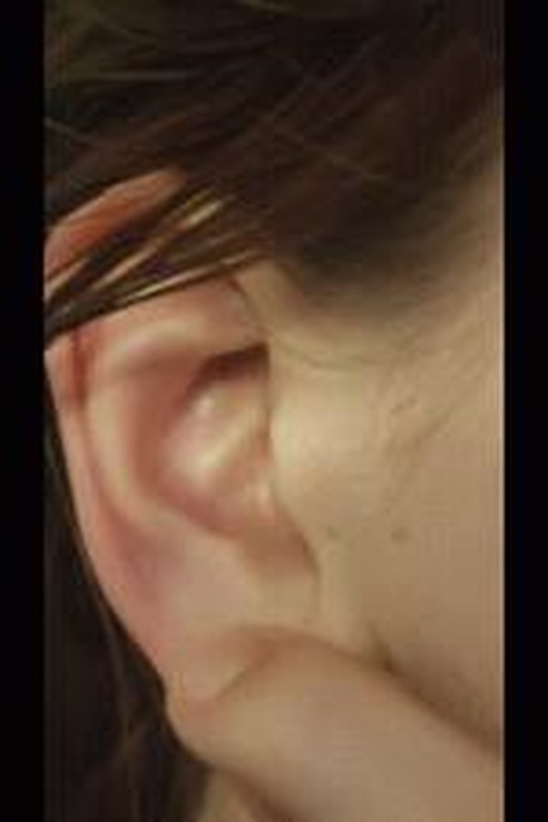 Ear Love - Screenshot 1 of 4 - Ear Fetish