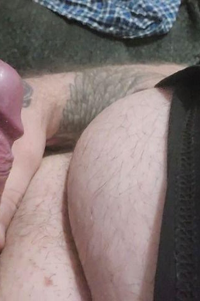 Stroking Soft To Thick - Screenshot 1 of 4 - Bisexual