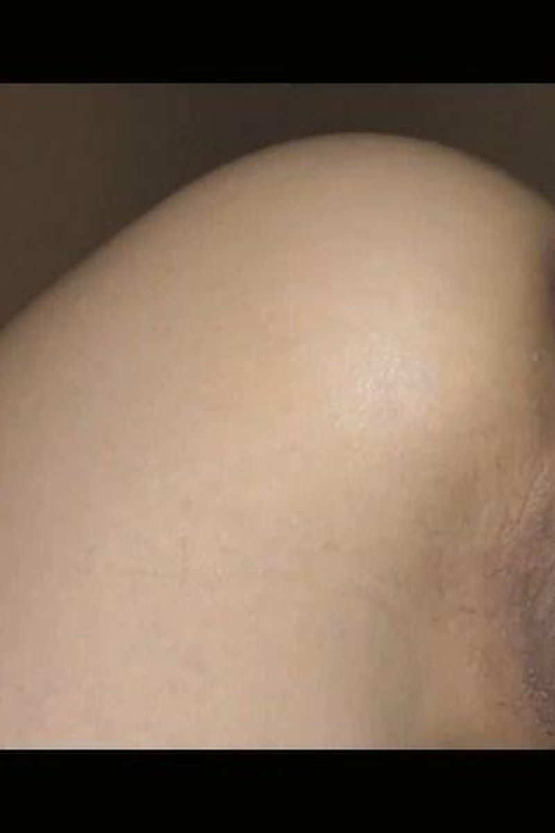 Purple Plug Play - Screenshot 1 of 4 - Anal Masturbation