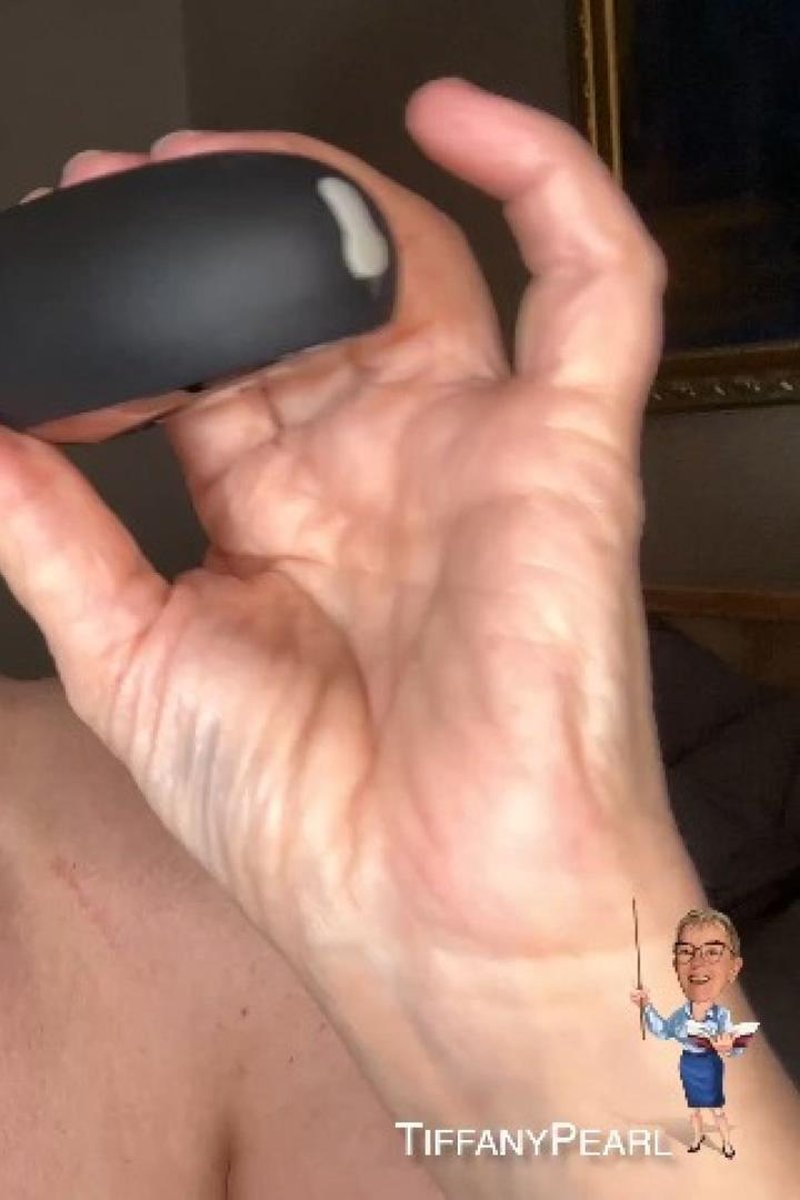 Dildo Gagging - Screenshot 1 of 4 - BBW
