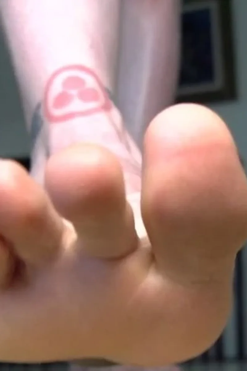 Underfoot - Screenshot 1 of 4 - Fetish