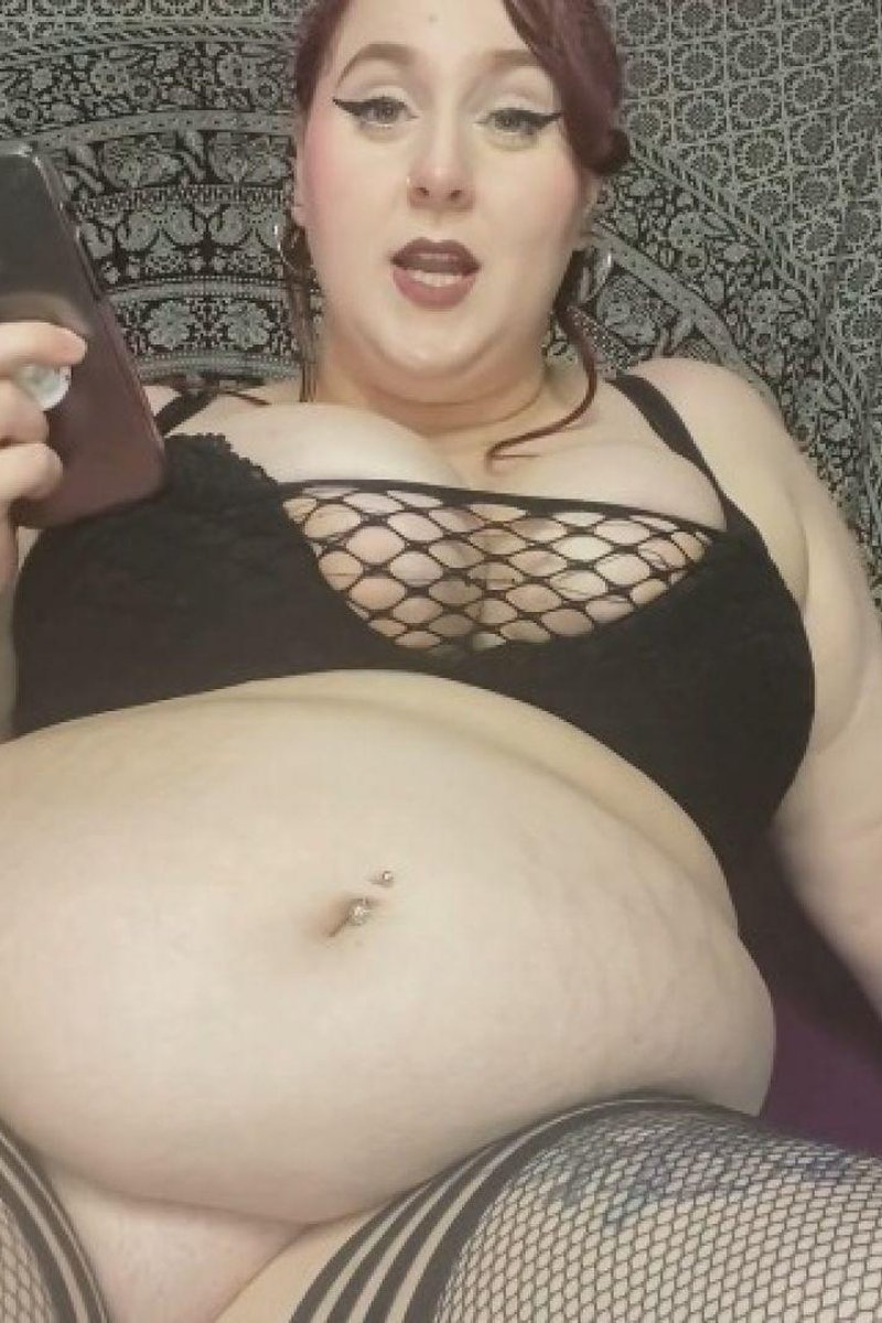 BBW Feedee Q&A - Screenshot 1 of 4 - Belly Fetish