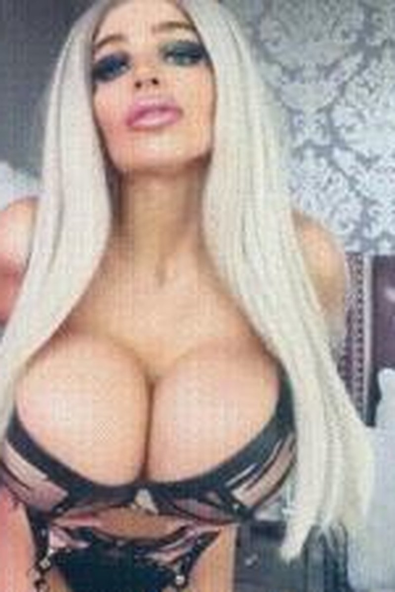 Boob Pet - Screenshot 1 of 4 - Blonde Hair (Female)