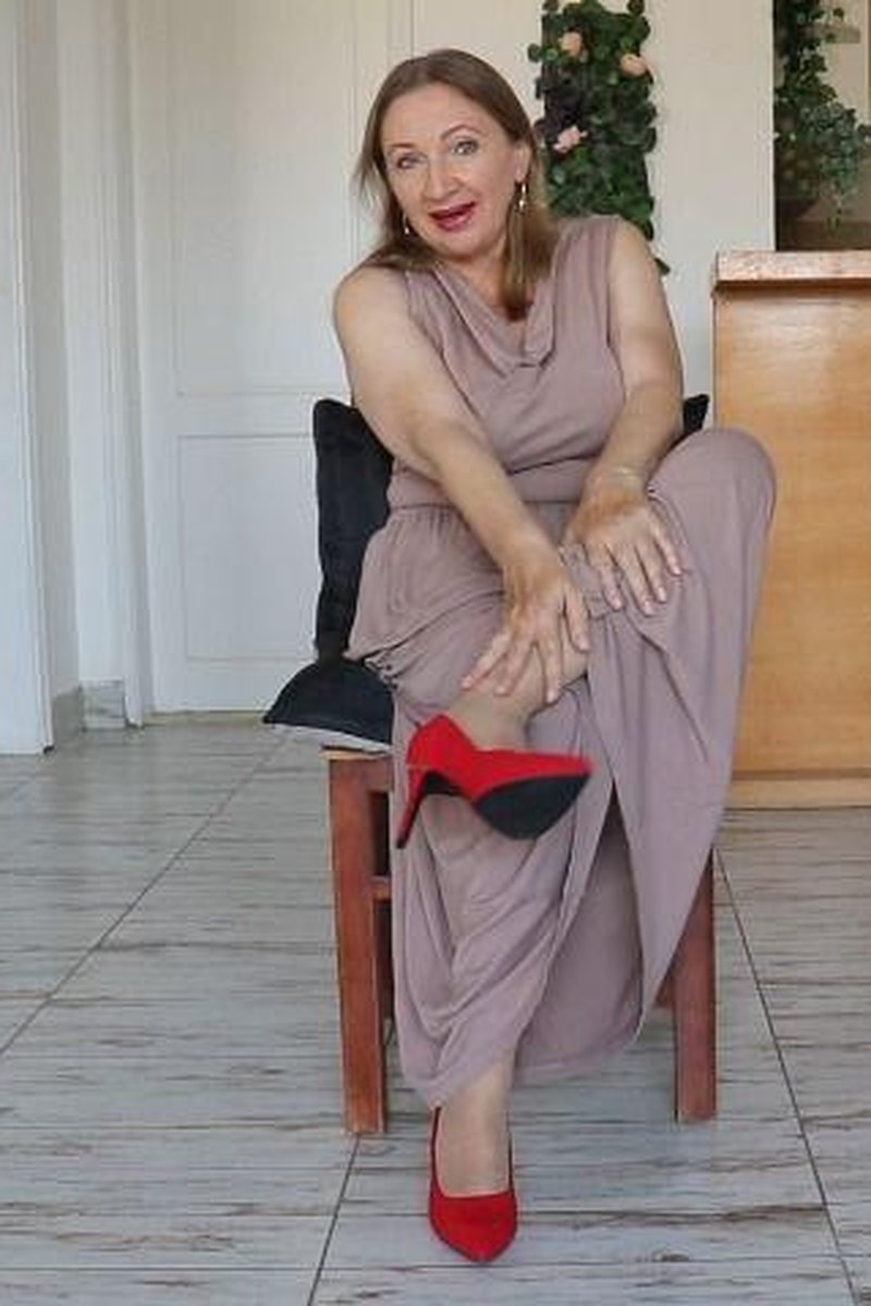 Masturbation In Red Shoes - Screenshot 1 of 4 - Big Tits