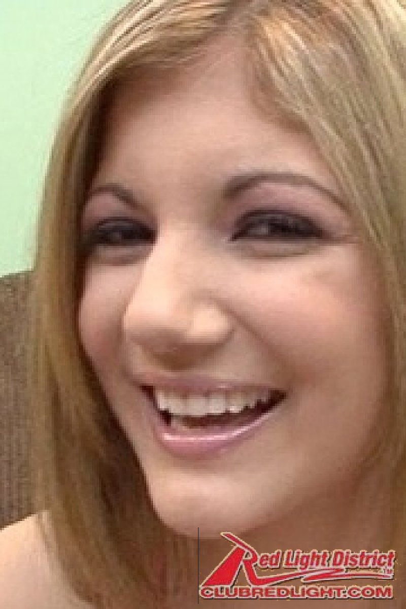 Jamie Lamore Loves The Cum Stained Casting Couch - Screenshot 1 of 4 - Blond Hair