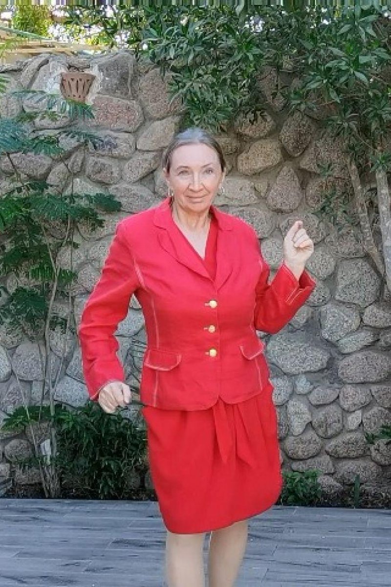 Woman In Red, A Dance To Remember - Screenshot 1 of 4 - Dancer