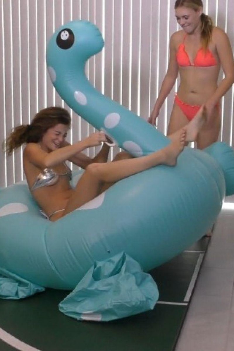 Inflatable Pops - Screenshot 1 of 4 - Blonde Hair (Female)