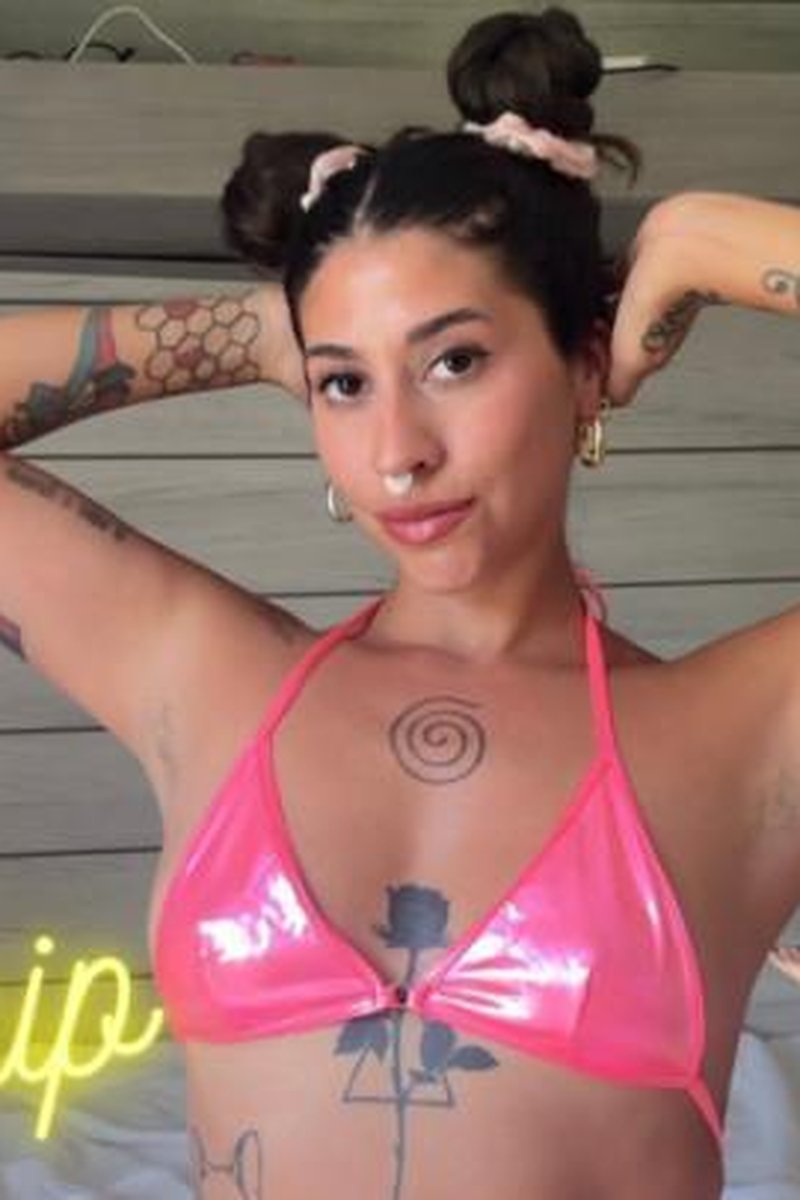 Armpits Play - Screenshot 1 of 4 - Armpit Fetish