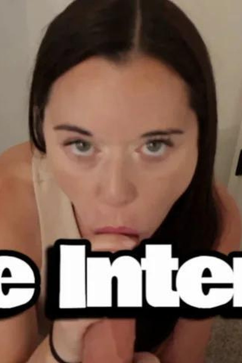 The Intern - Screenshot 1 of 4 - Mila Mae