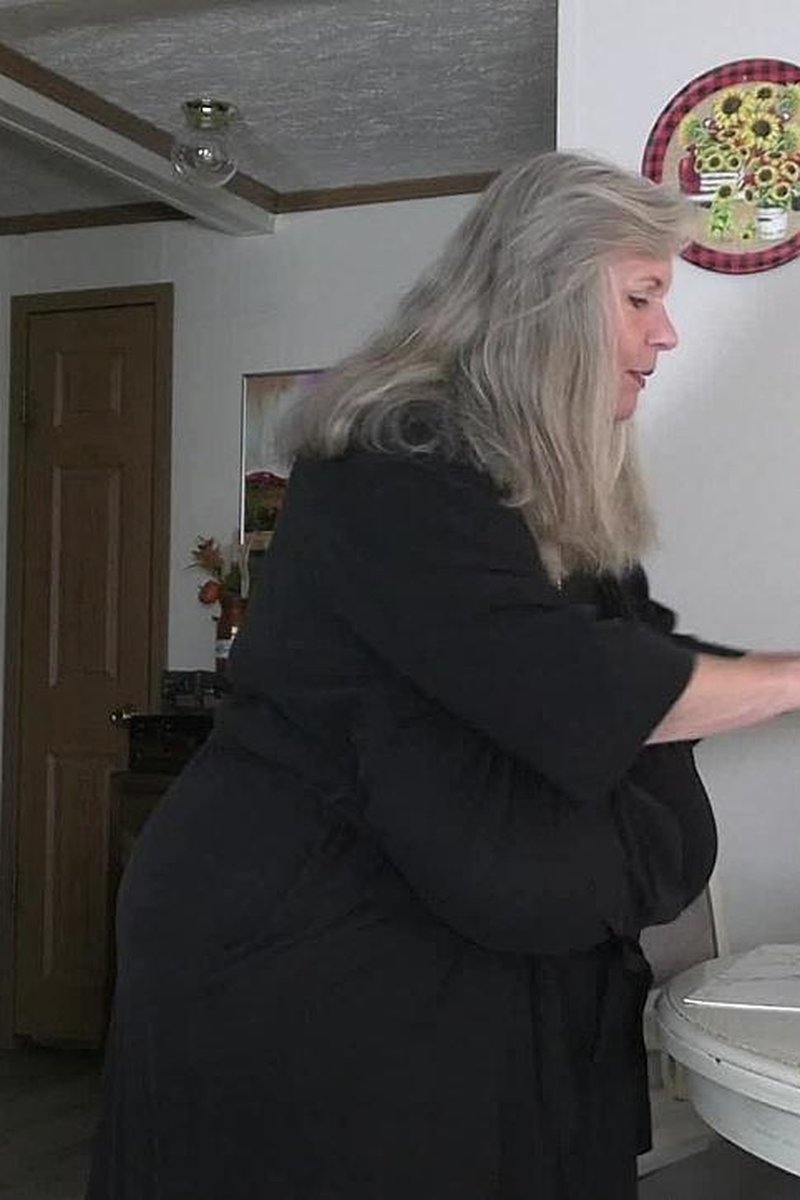 Granny Gets A Gift - Screenshot 1 of 4 - Suzie Q Aka Suzie 44k