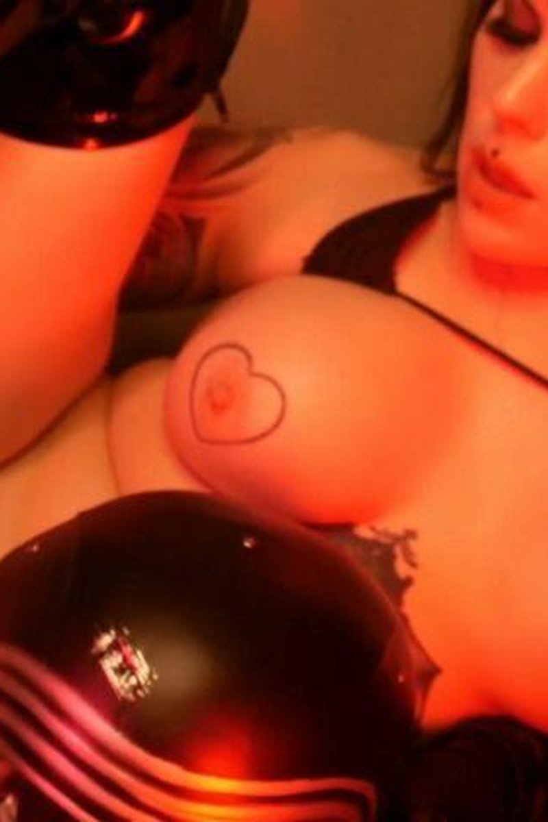 Lightsaber Dildo Fuck - Screenshot 1 of 4 - Big Tits