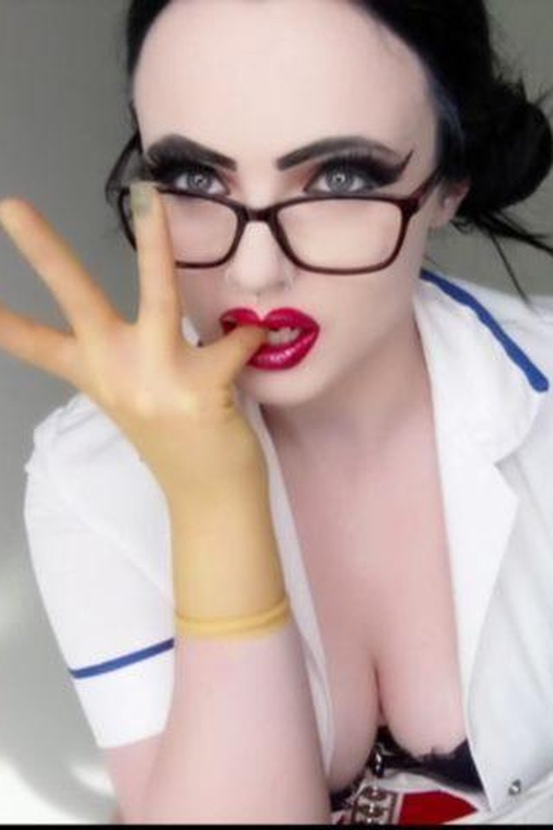 Nurses Nylon Tease - Screenshot 1 of 4 - Gloves