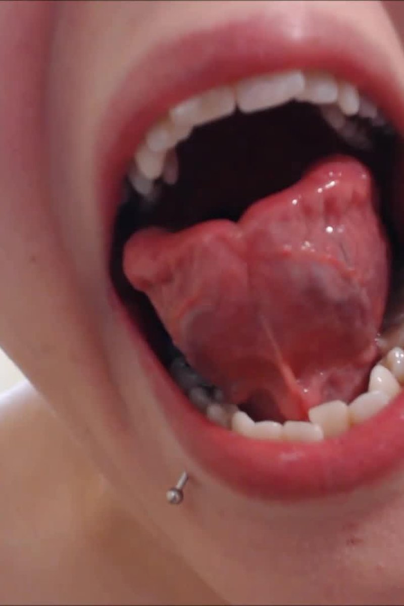 Cupped Tongue - Screenshot 1 of 4 - Mouth Fetish
