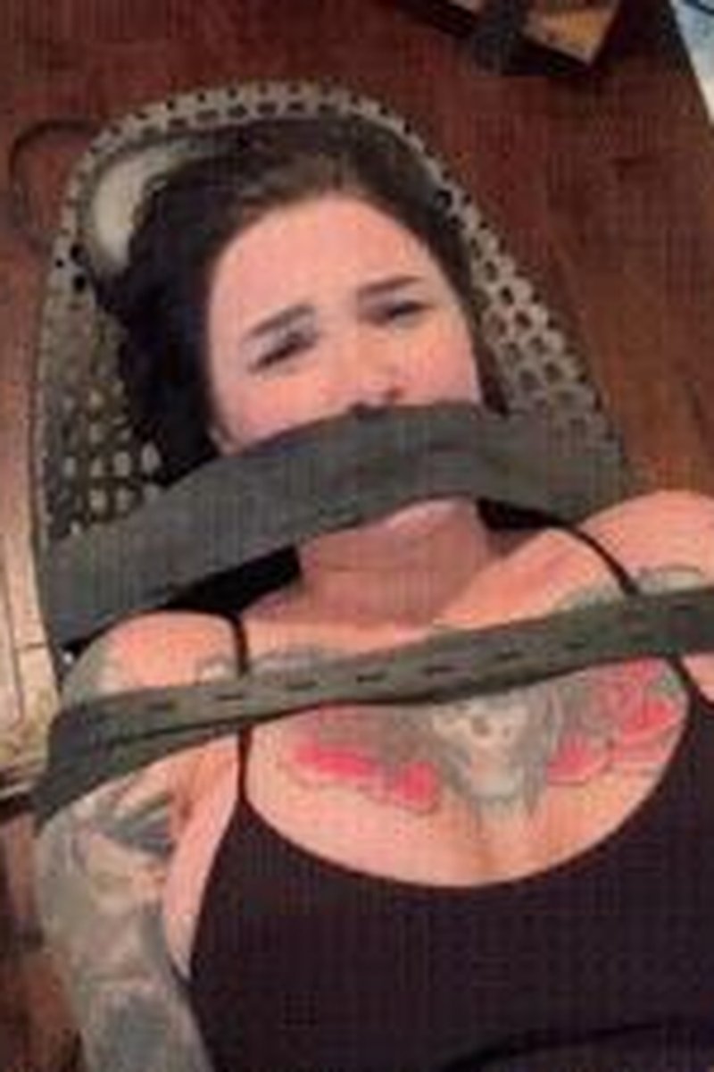Kylie Gets Tickled - Screenshot 1 of 4 - Foot Fetish