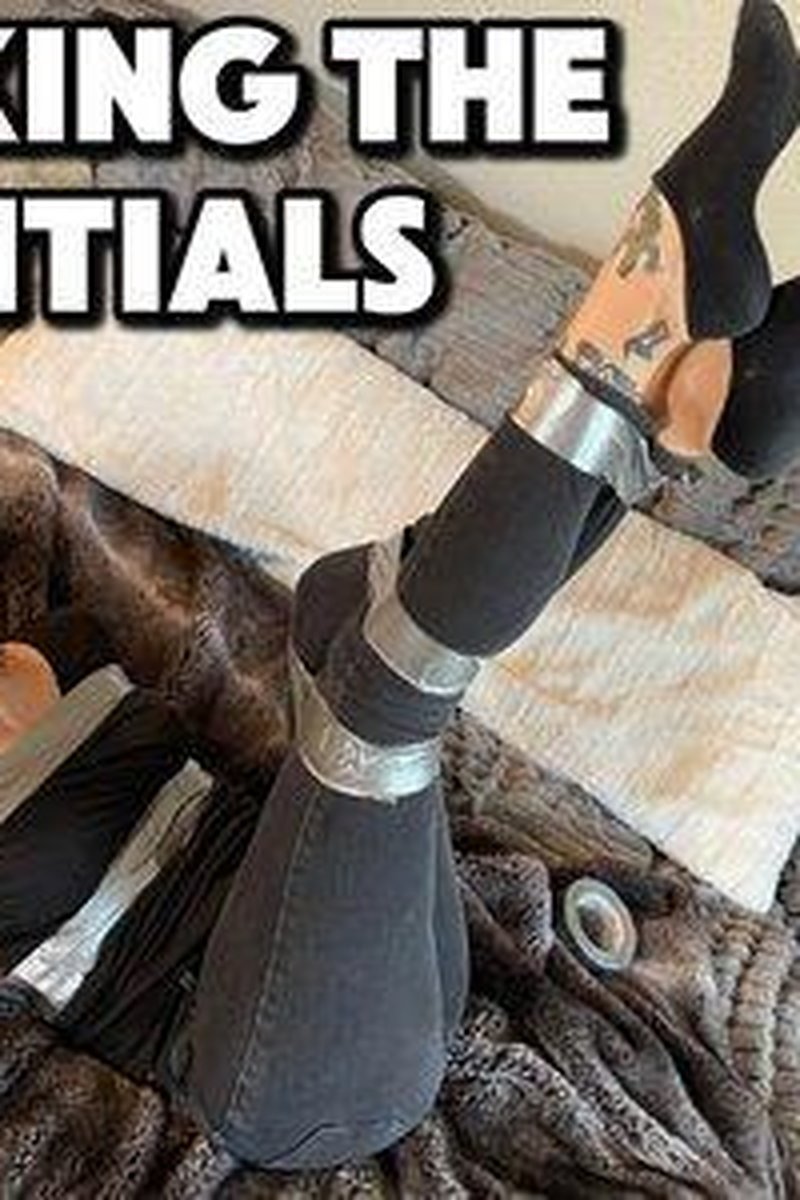 Packing The Essentials - Screenshot 1 of 4 - Bondage